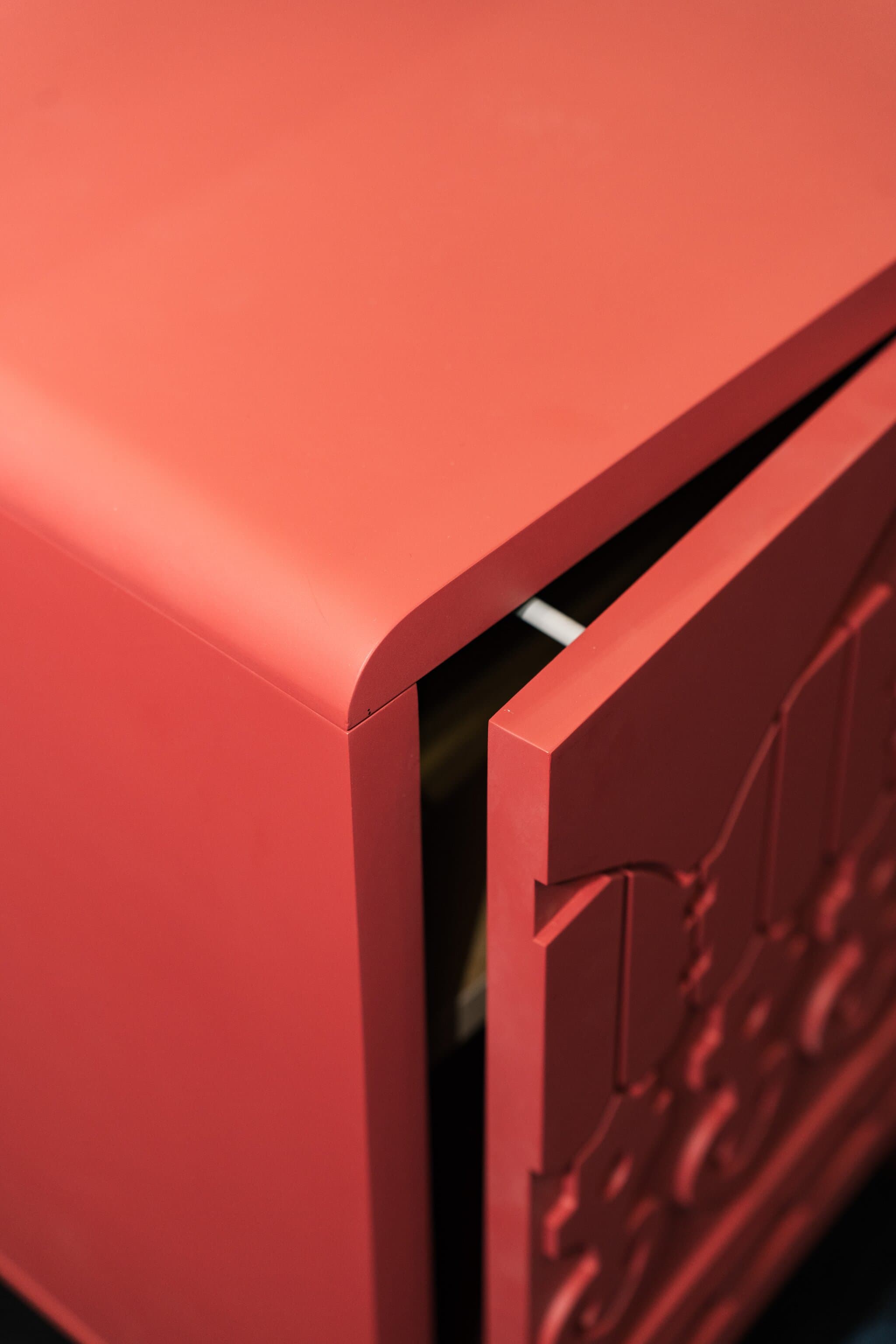 Exhibition bedside table design 5