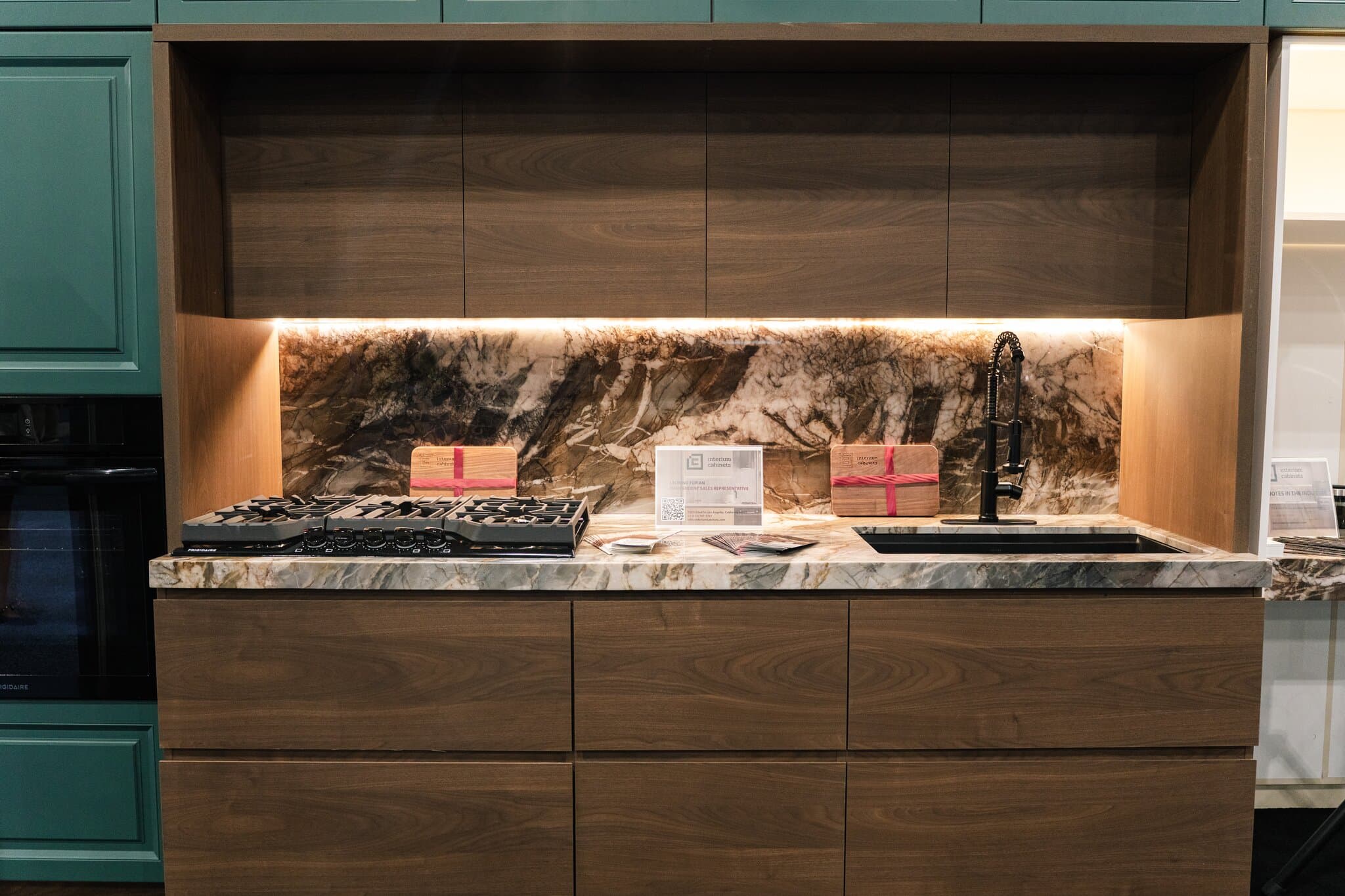 Exhibition kitchen cabinet design 4