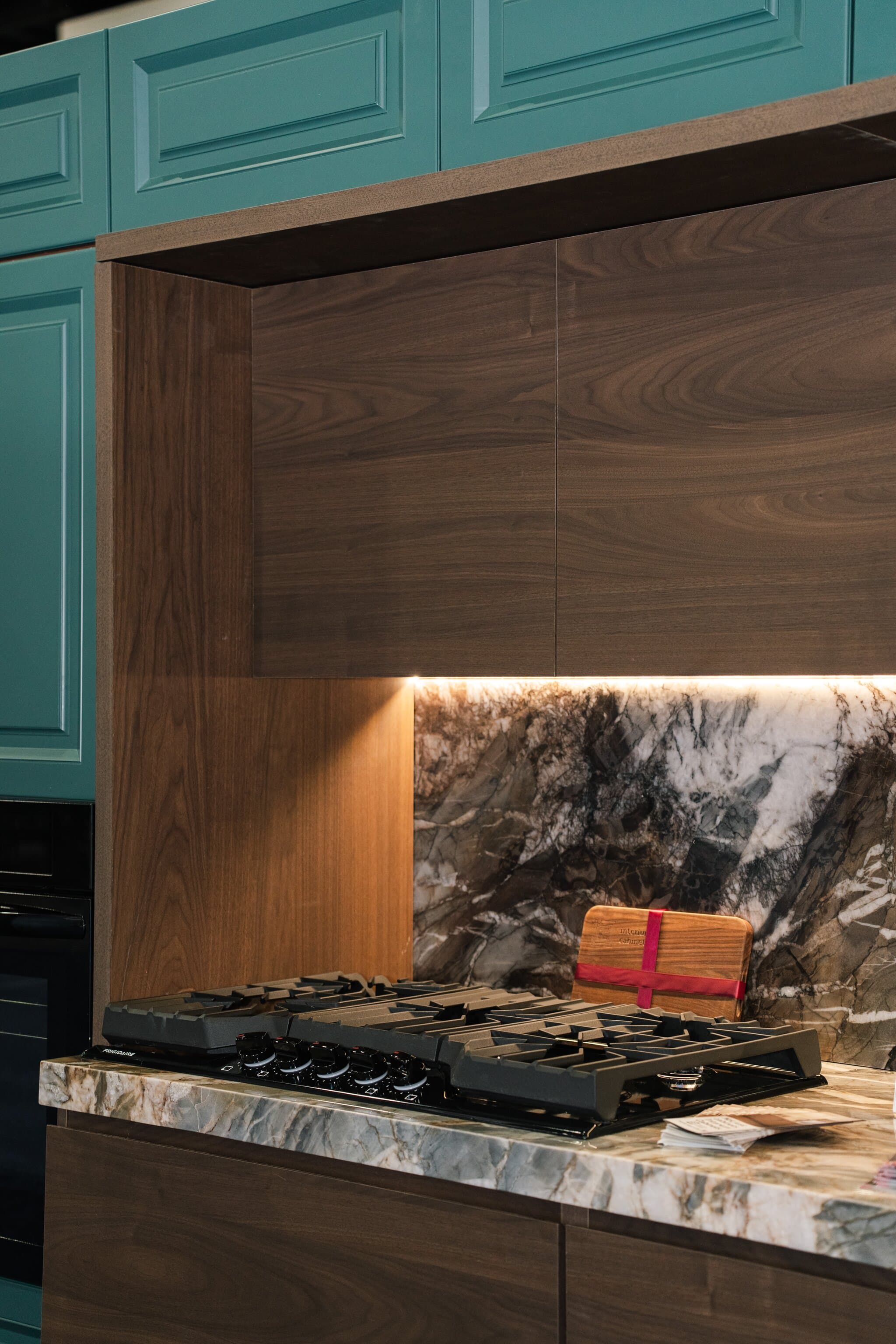 Exhibition kitchen cabinet design 7