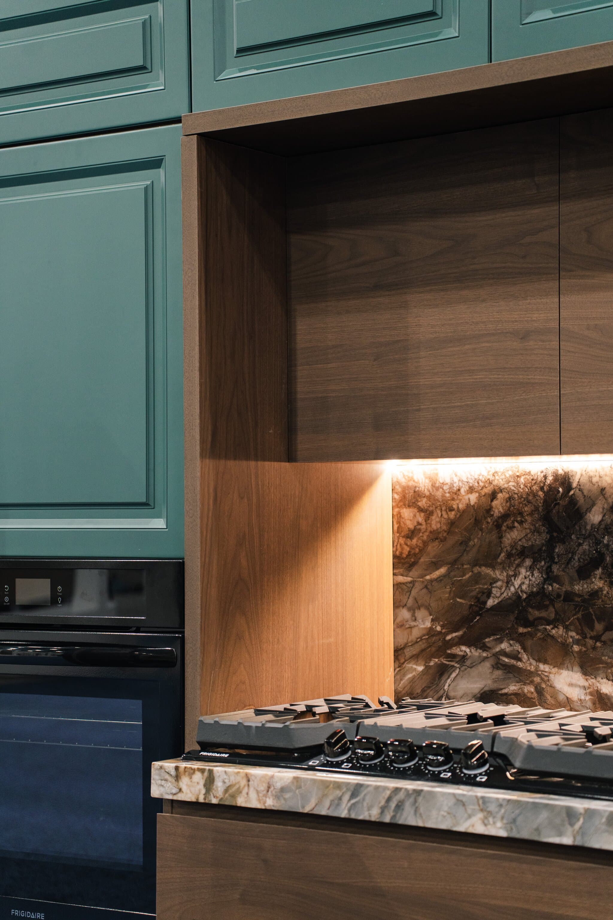 Exhibition kitchen cabinet design 8