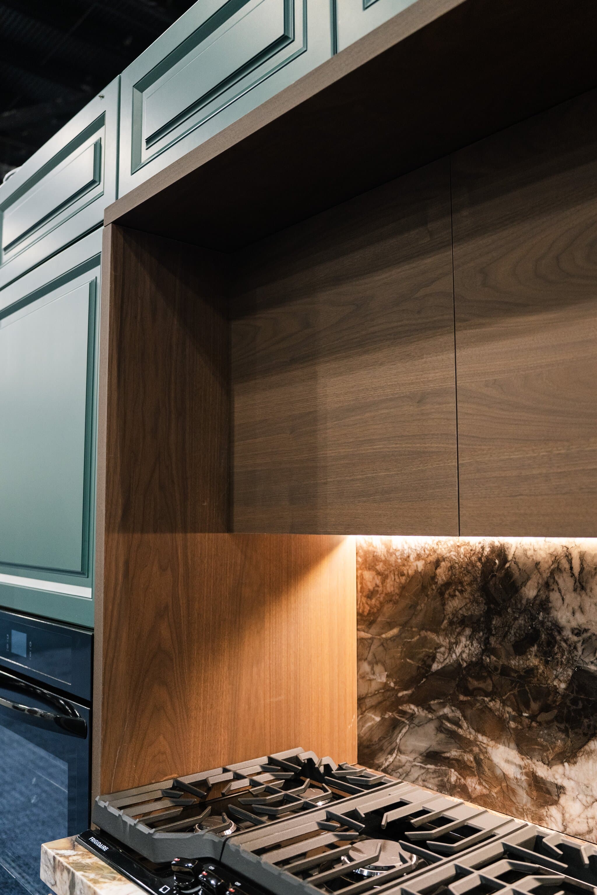 Exhibition kitchen cabinet design 9