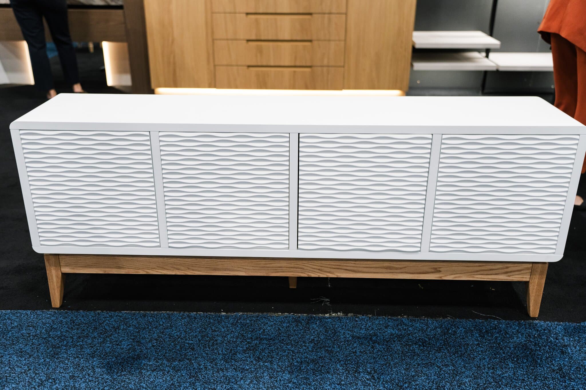 Exhibition long table design 1