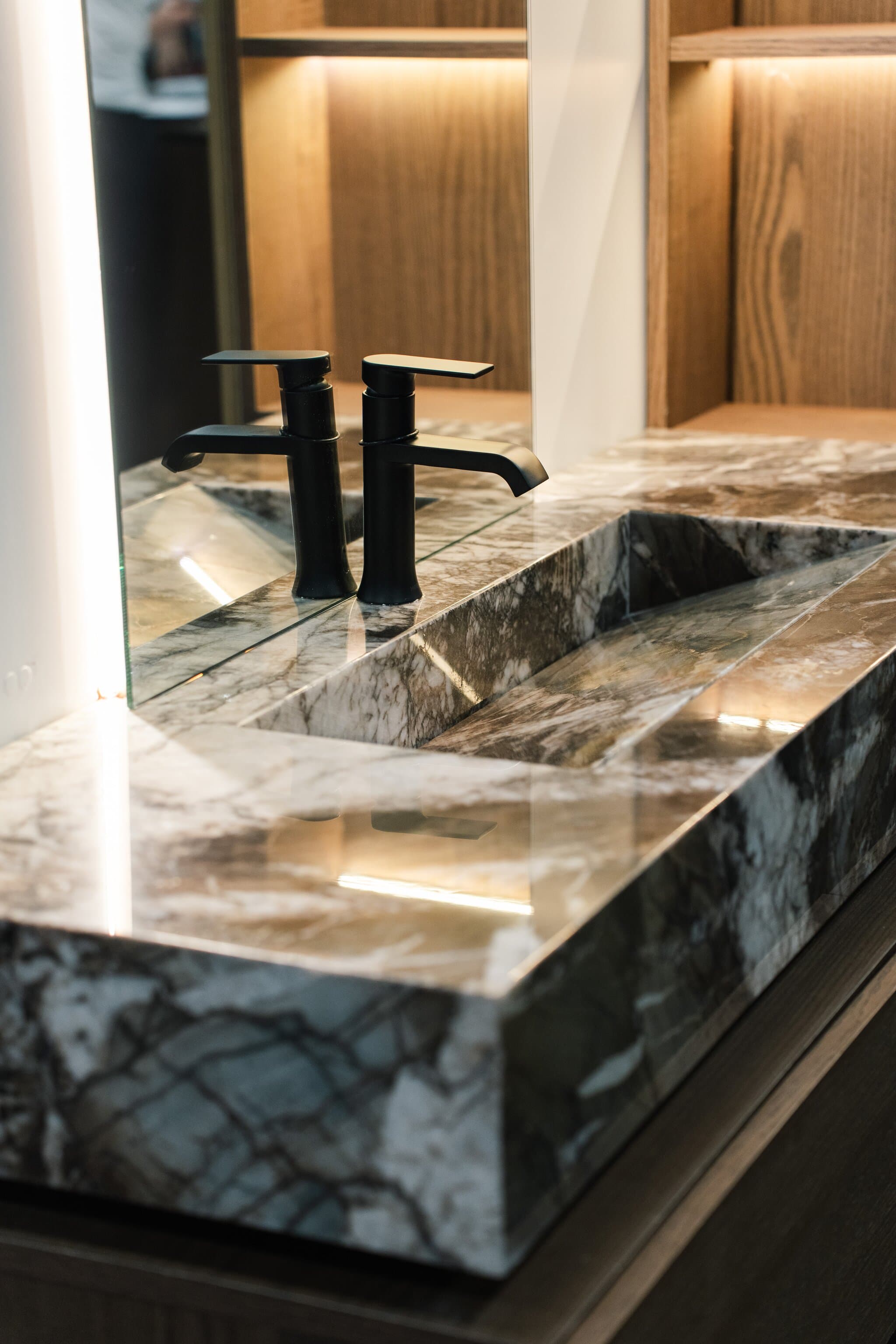 Exhibition sink cabinet design 2